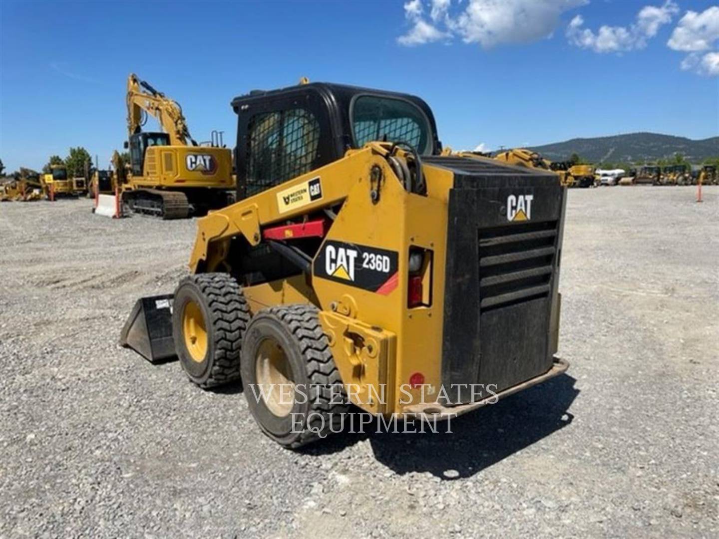 2015 Caterpillar 236D Skid Steer Loader