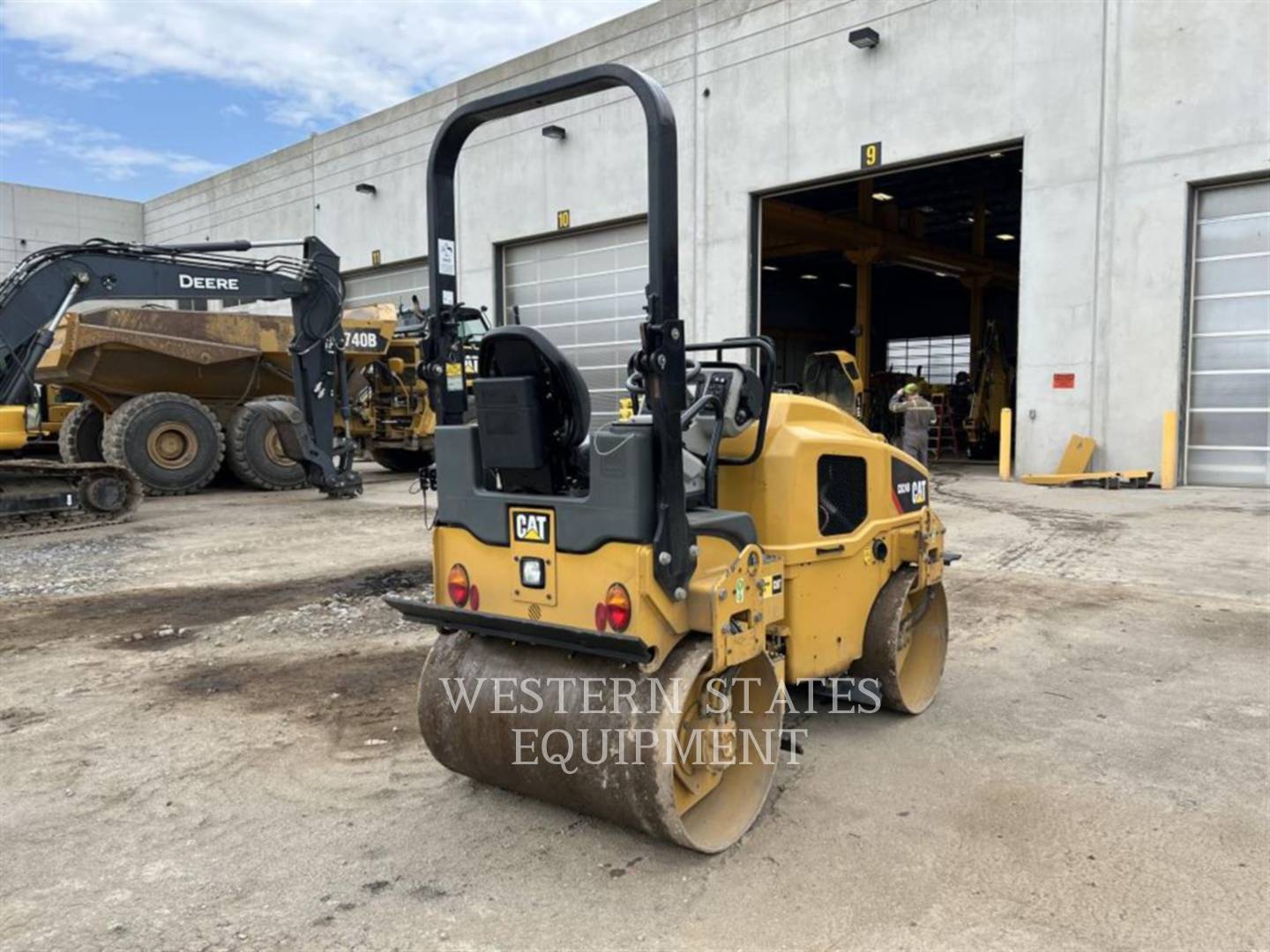 2020 Caterpillar CB24B Vibratory Double