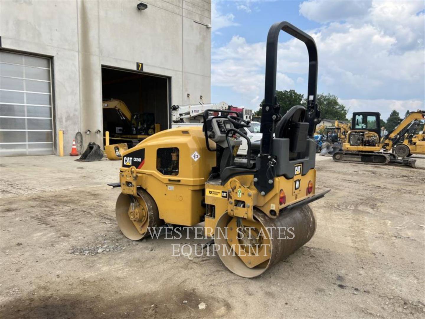 2020 Caterpillar CB24B Vibratory Double