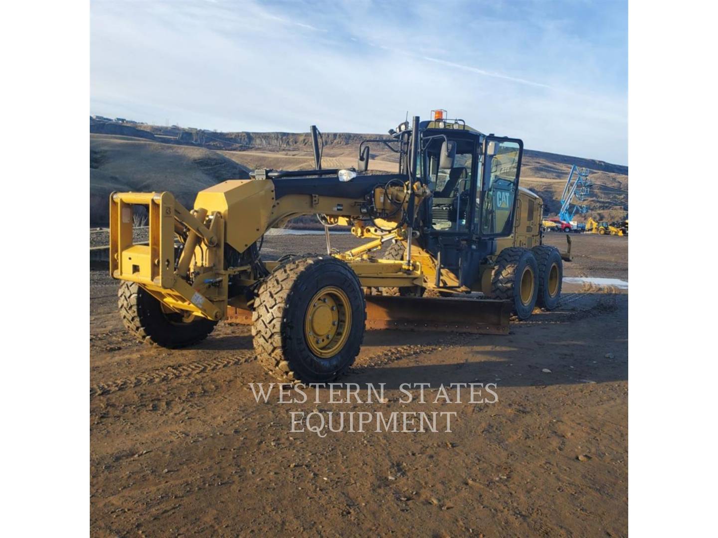 2013 Caterpillar 140M2 AWD Grader - Road