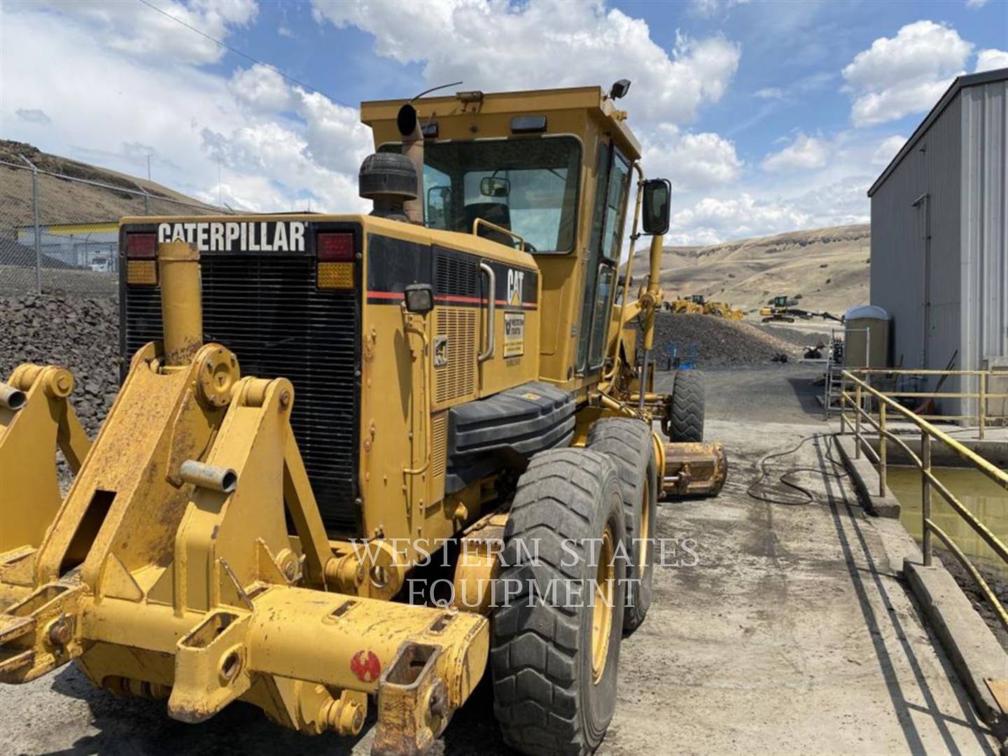 2005 Caterpillar 140H Grader - Road