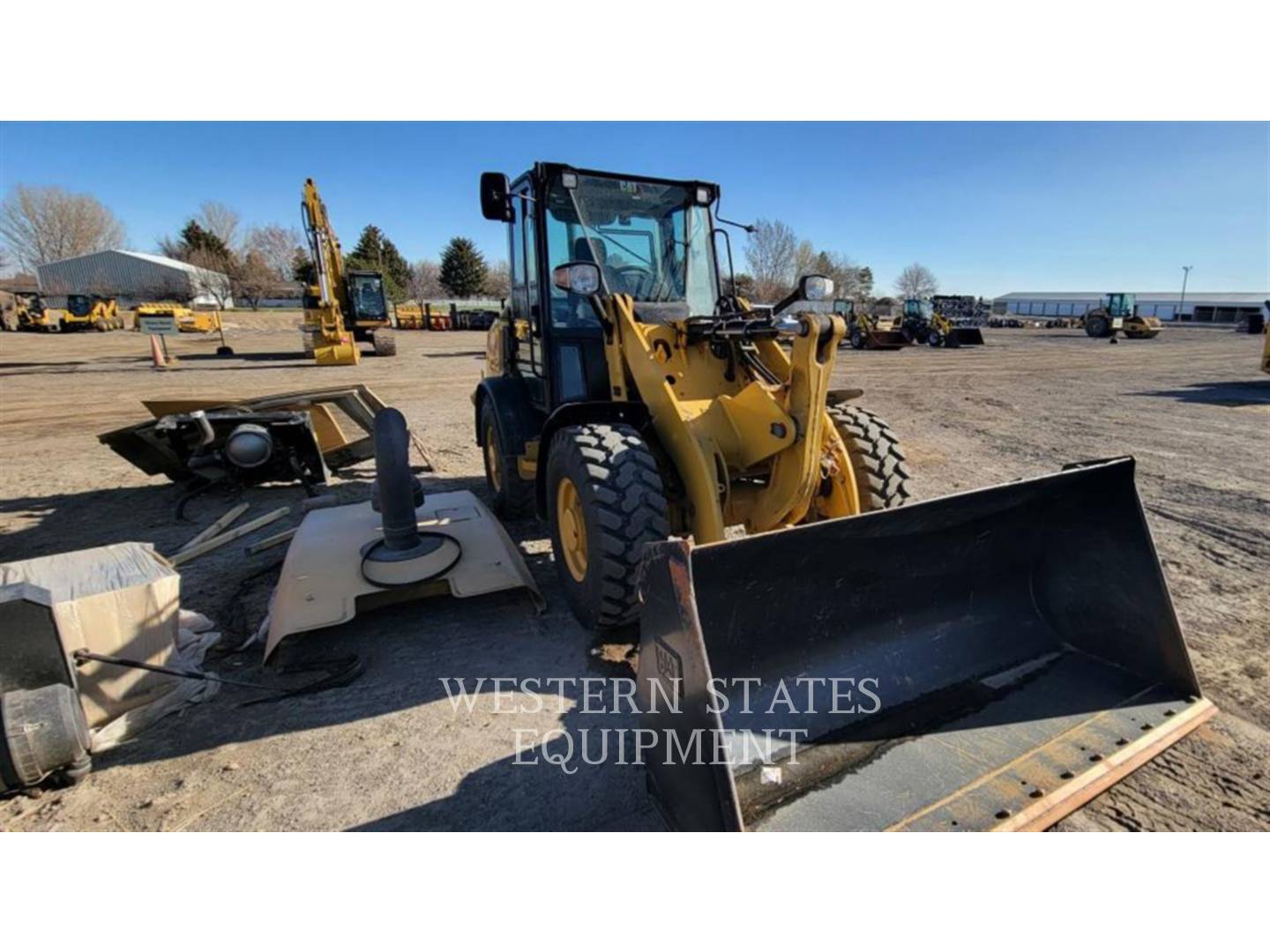 2020 Caterpillar 906M Wheel Loader