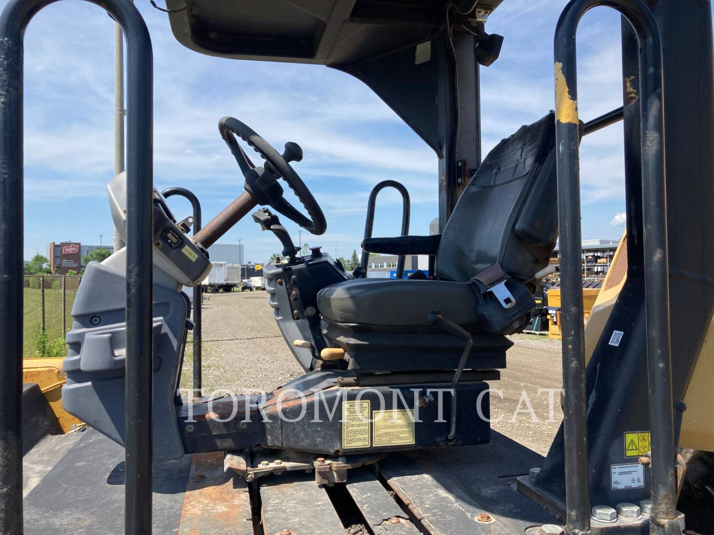 2005 Caterpillar CB534D Compactor