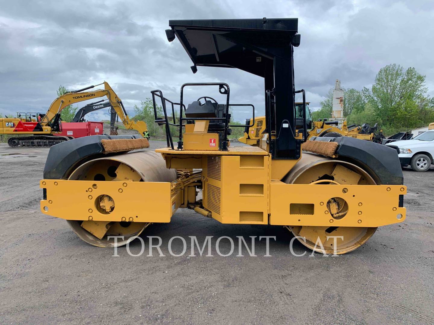 2001 Caterpillar CB634C Compactor