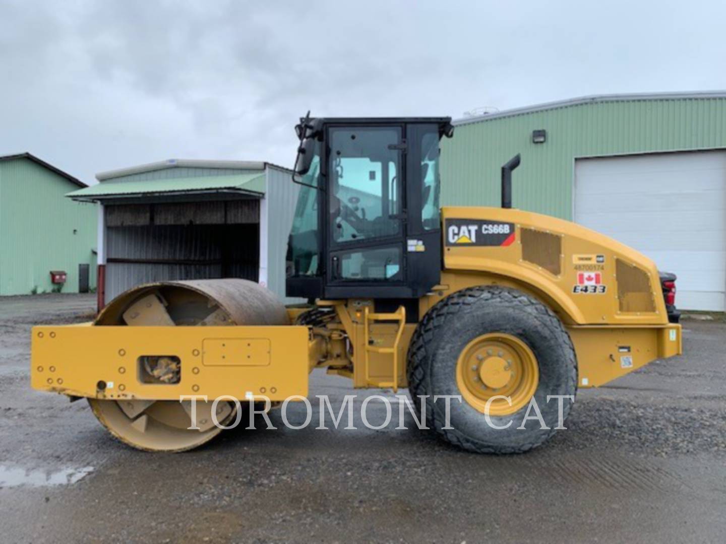 2016 Caterpillar CS66B Compactor