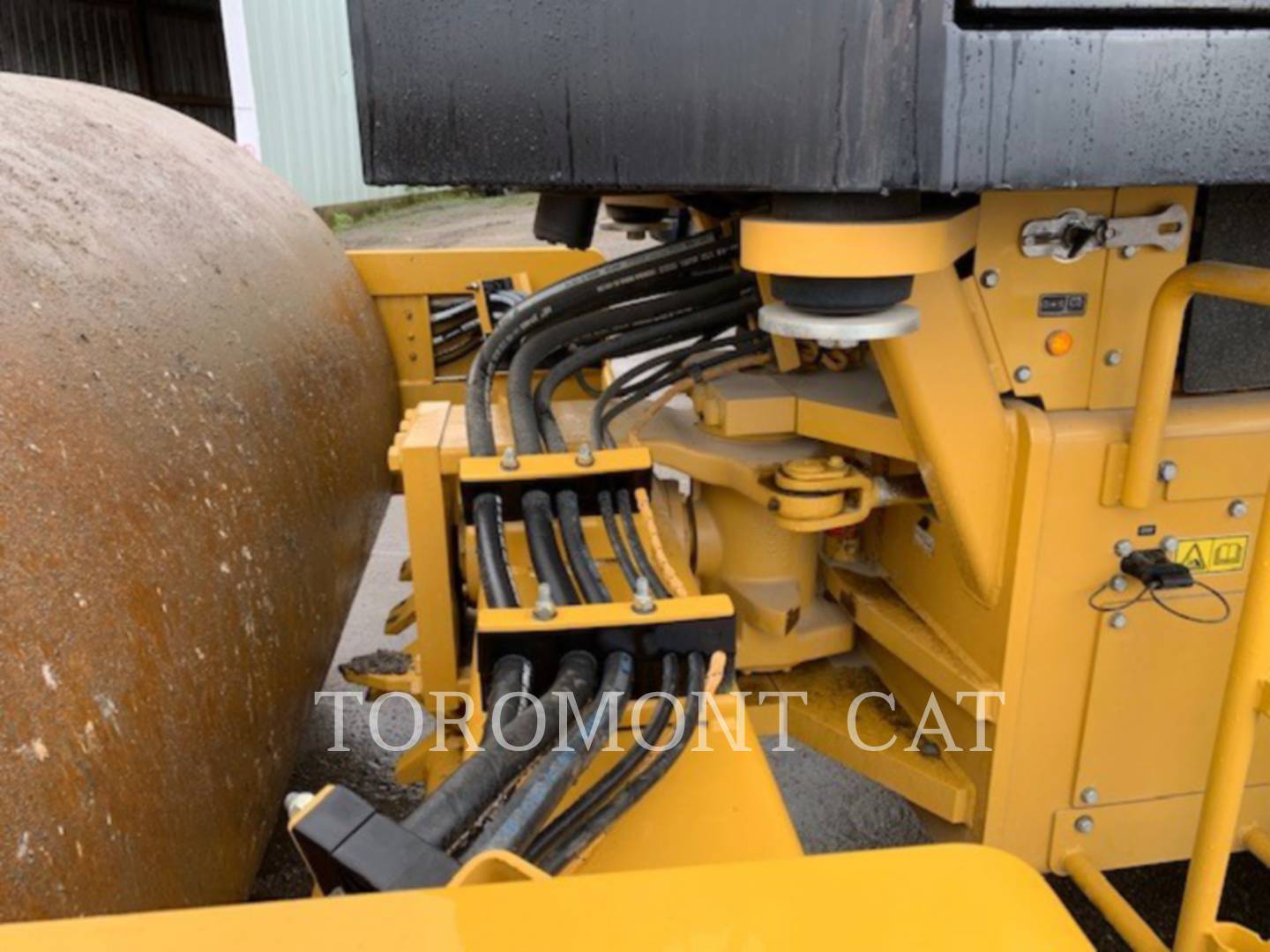 2016 Caterpillar CS66B Compactor