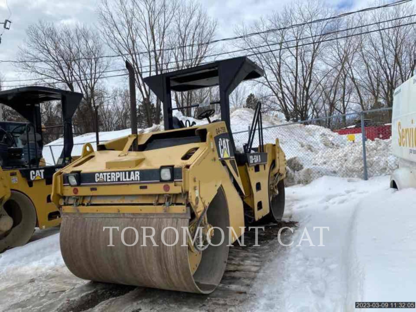 2004 Caterpillar CB534D Compactor