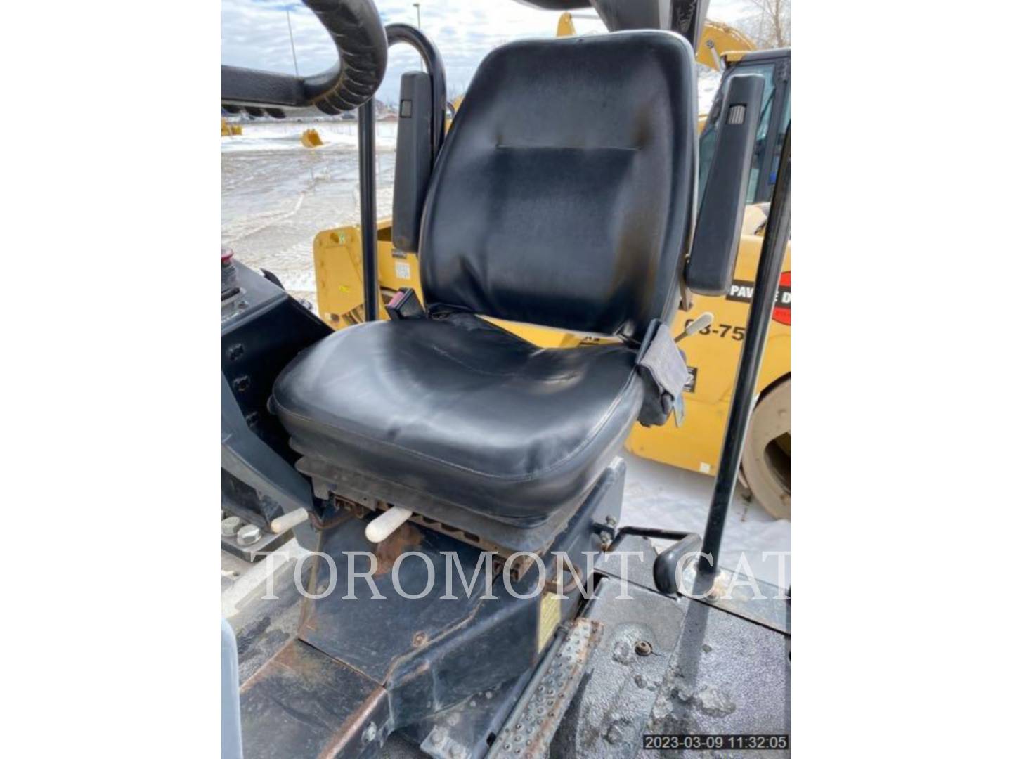 2004 Caterpillar CB534D Compactor