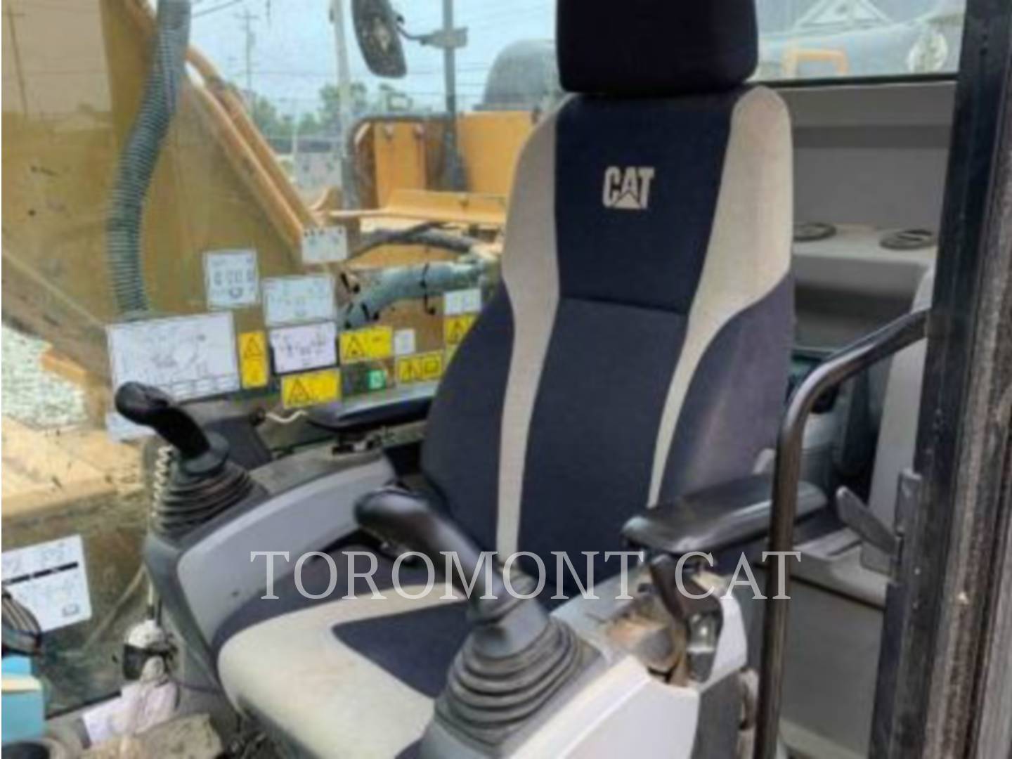 2017 Caterpillar 323FL Excavator