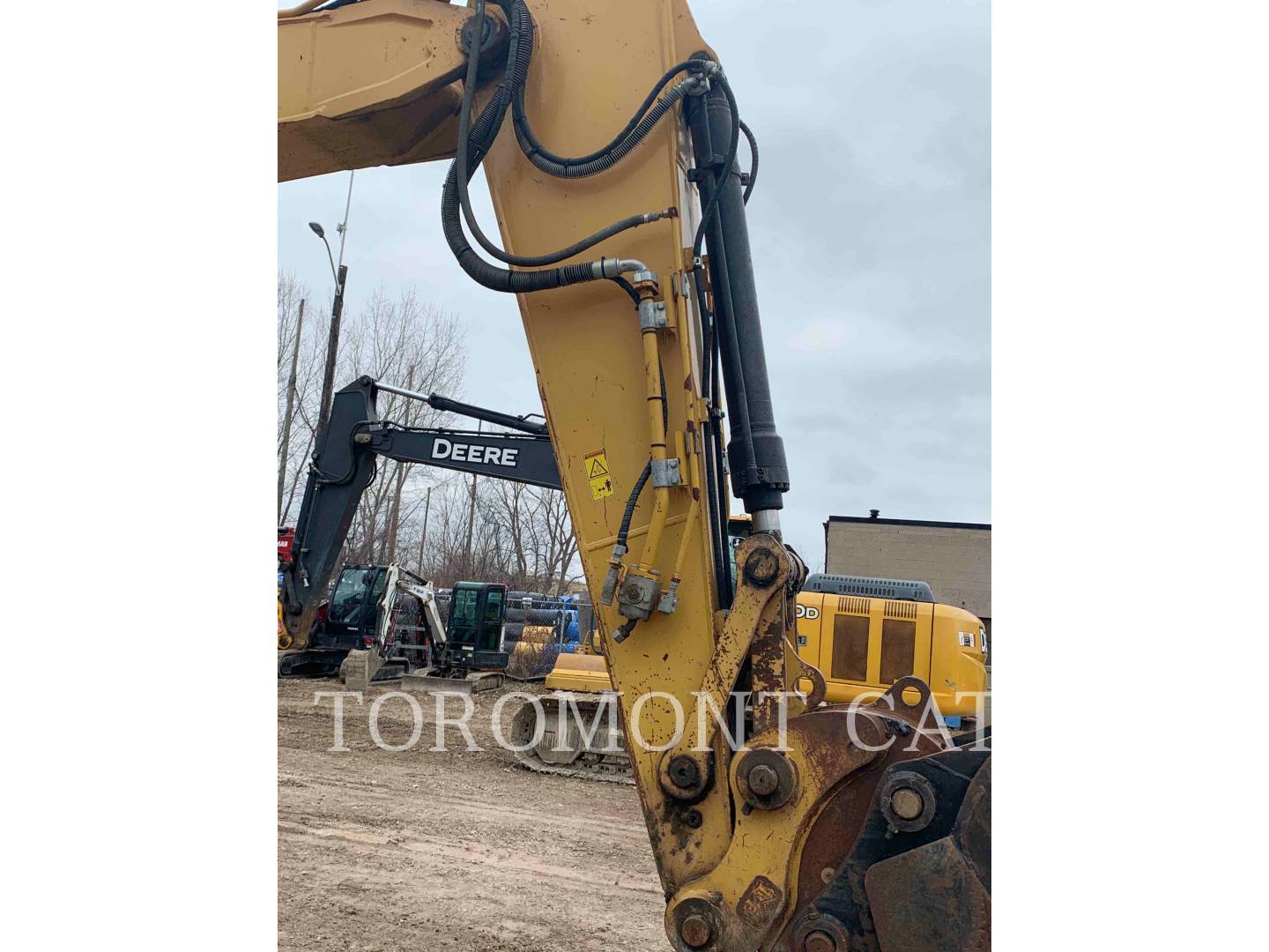 2011 Caterpillar 320DLRR Excavator