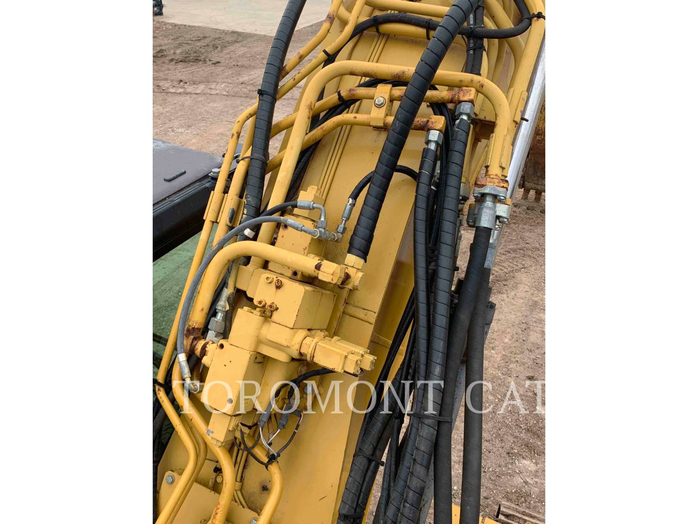 2011 Caterpillar 320DLRR Excavator