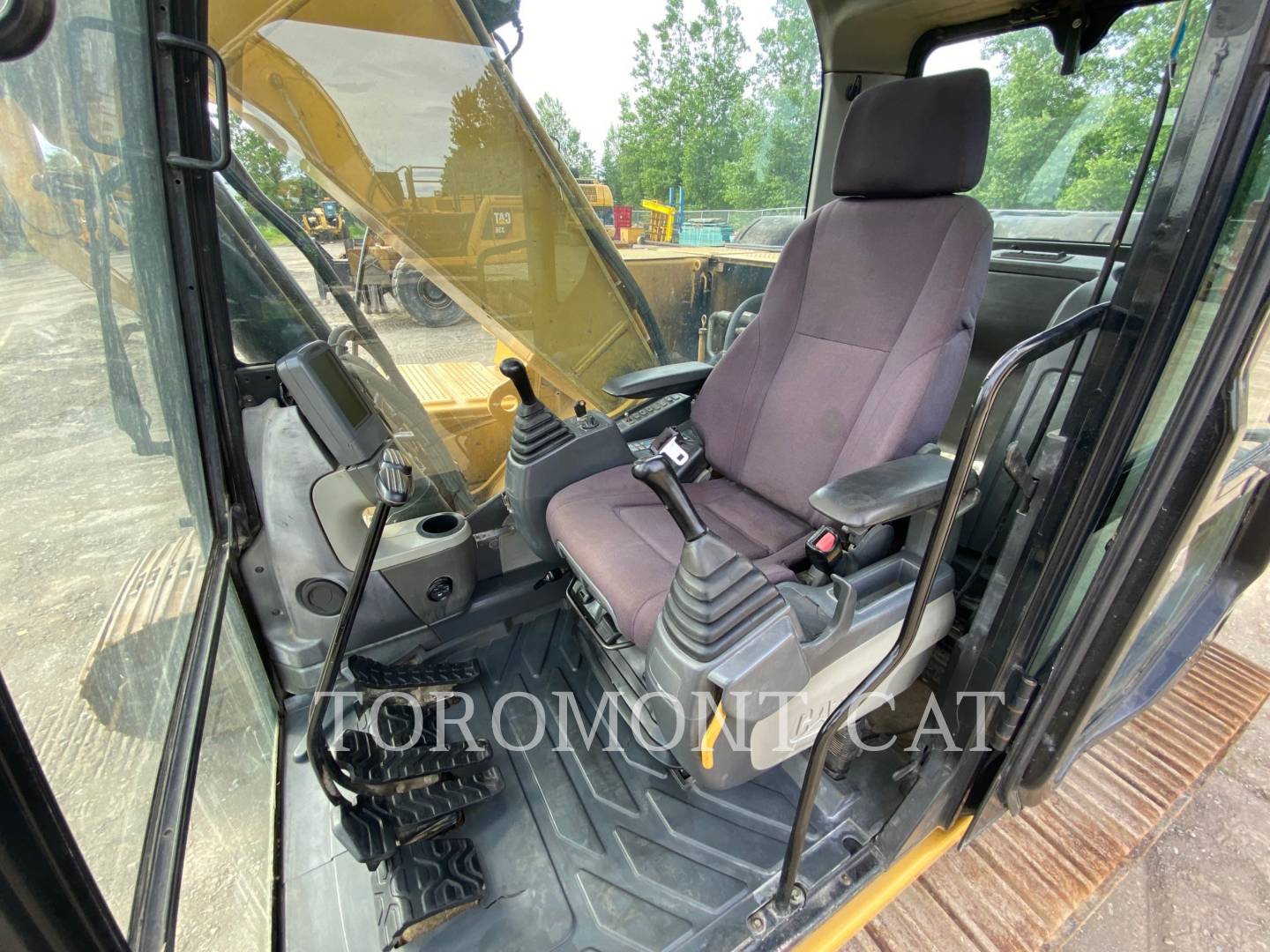 2010 Caterpillar 320DL Excavator