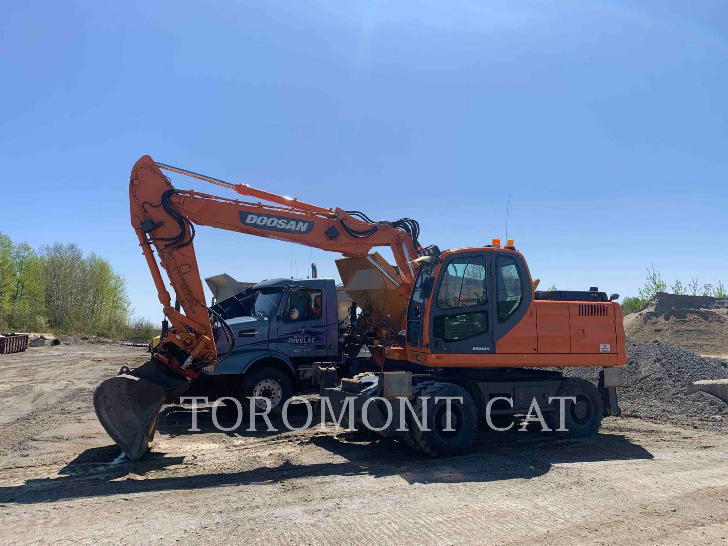 2010 Doosan DX190 Excavator