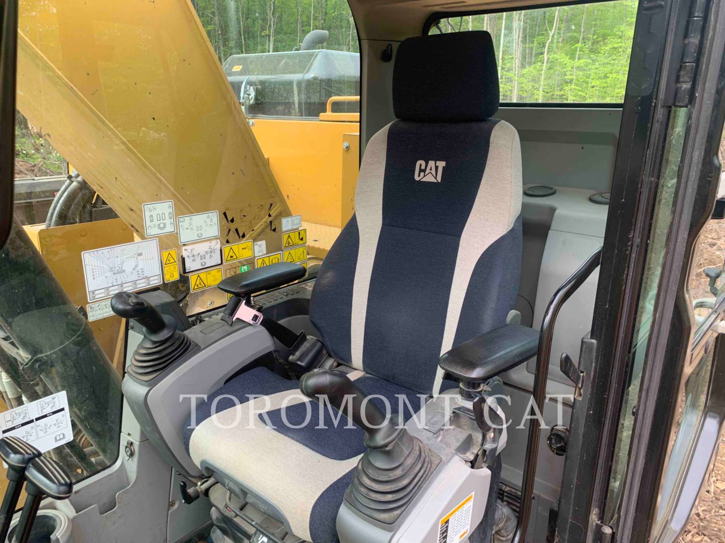 2019 Caterpillar 325FL Excavator