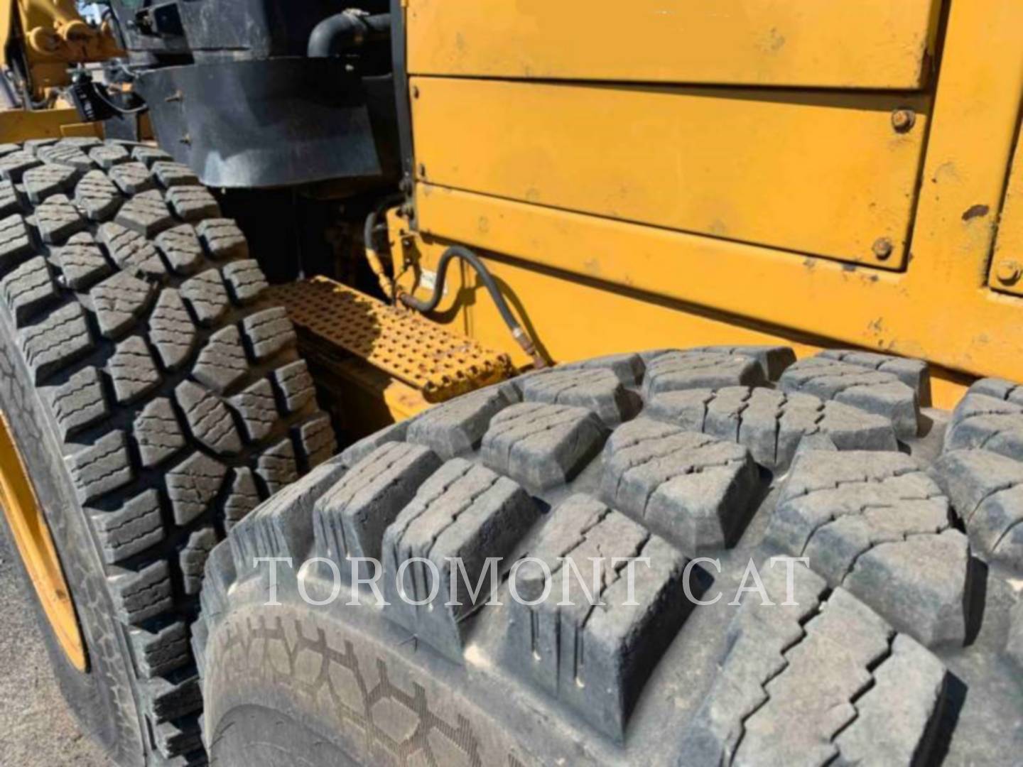 2009 Caterpillar 140MAWD Grader - Road