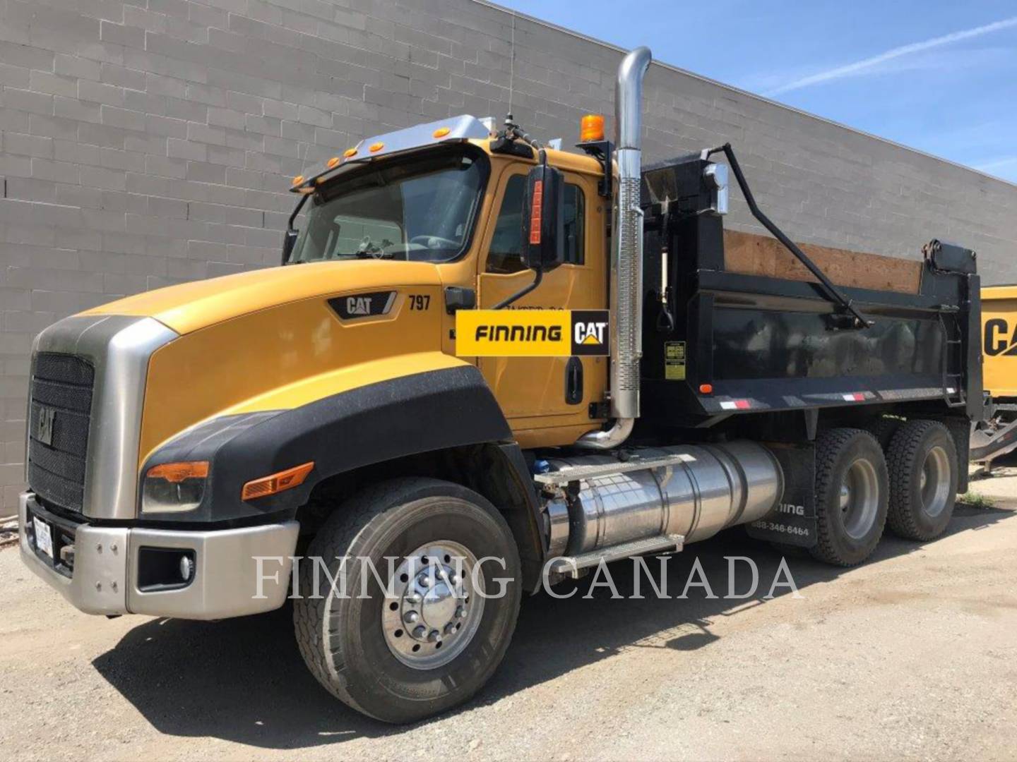 2015 Caterpillar CT660S Truck