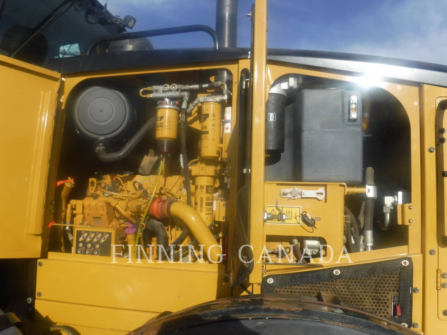 2016 Caterpillar 140MAWD Grader - Road