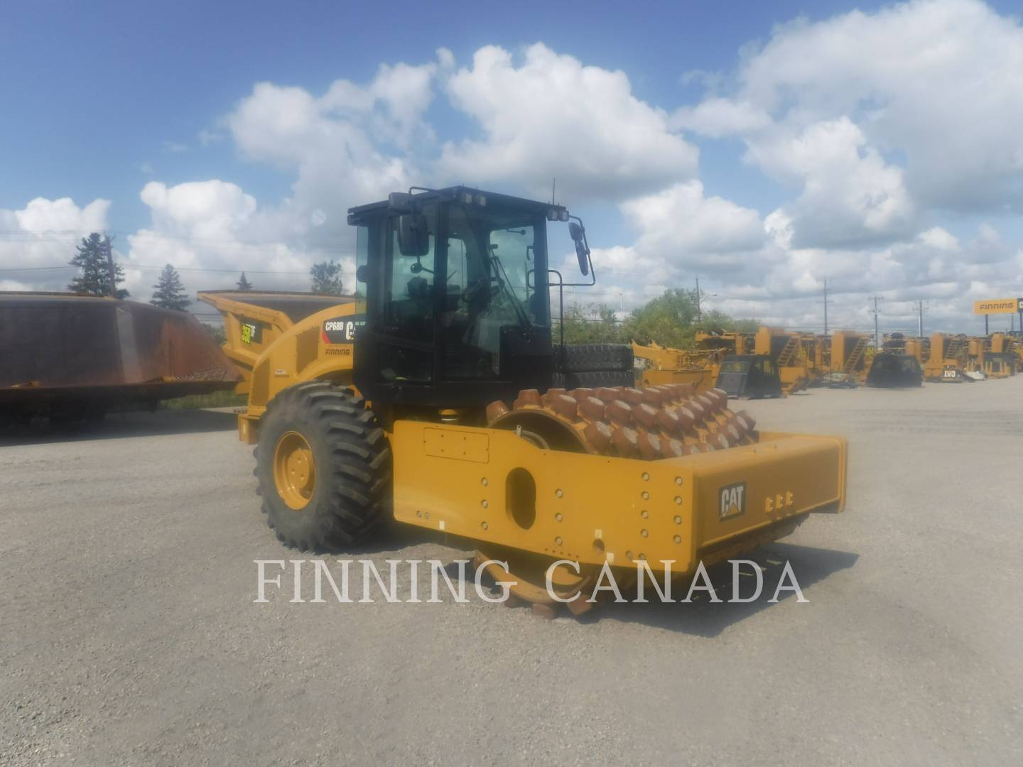 2015 Caterpillar CP68B Vibratory Single