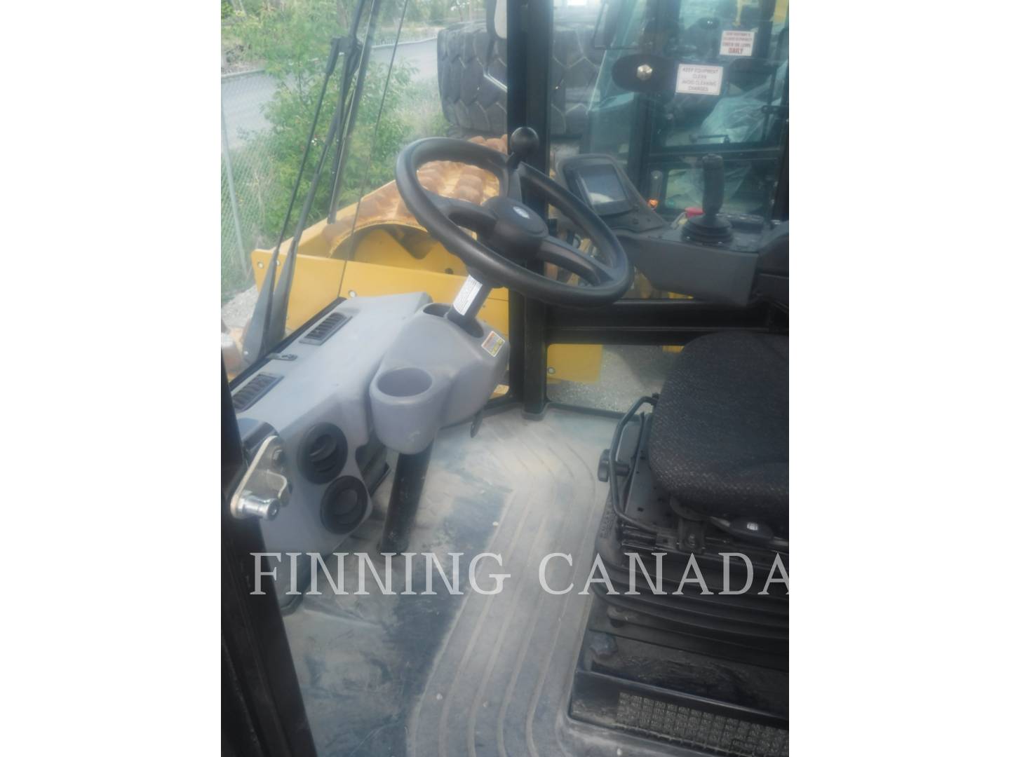 2015 Caterpillar CP68B Vibratory Single