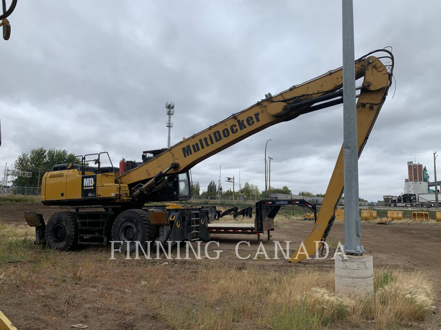 2019 Caterpillar CH 600 MULTI DOCKER Log Loader