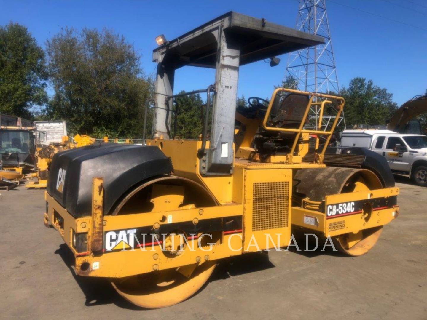 2001 Caterpillar CB-534C Compactor