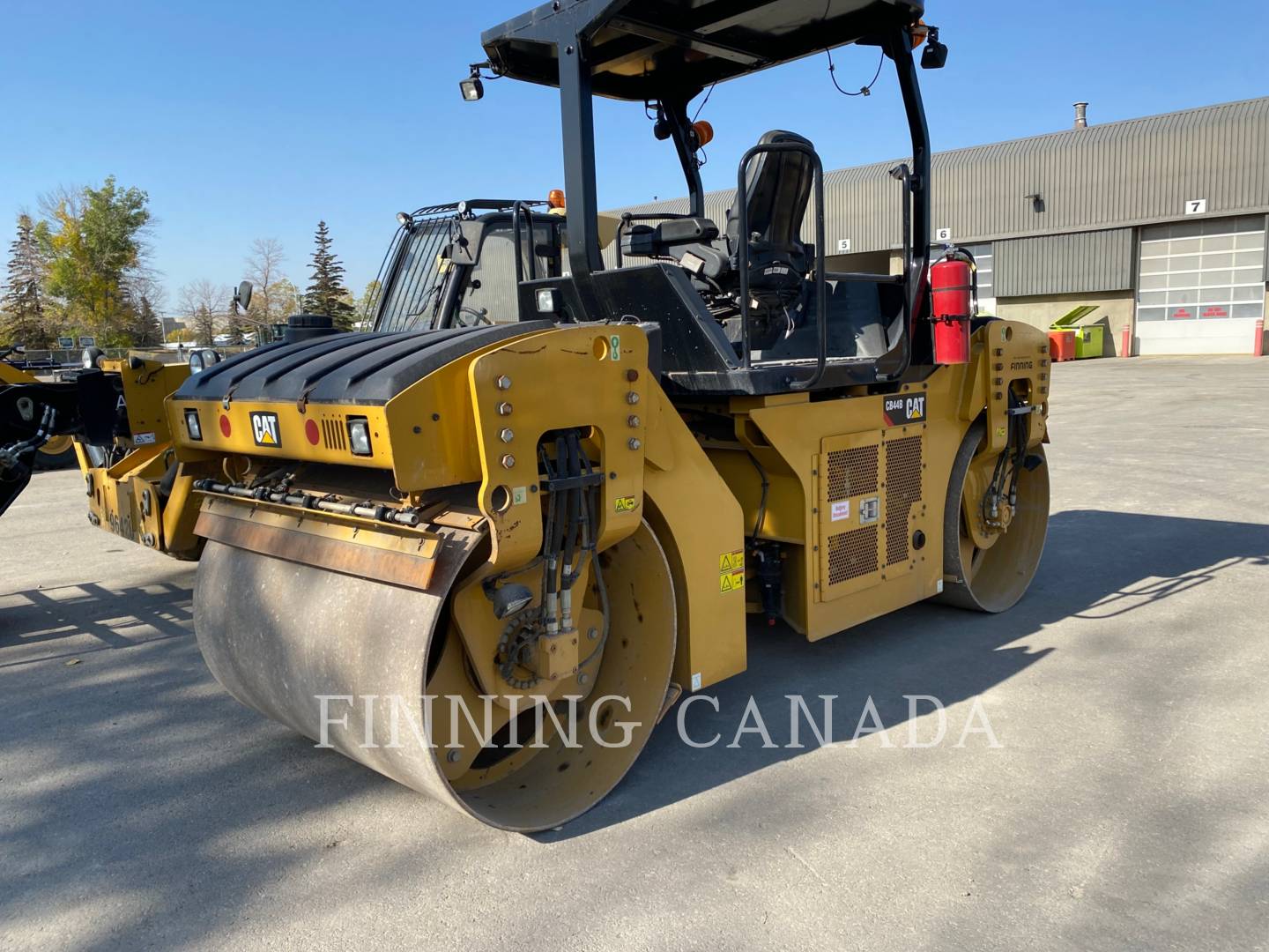 2016 Caterpillar CB-44B Compactor