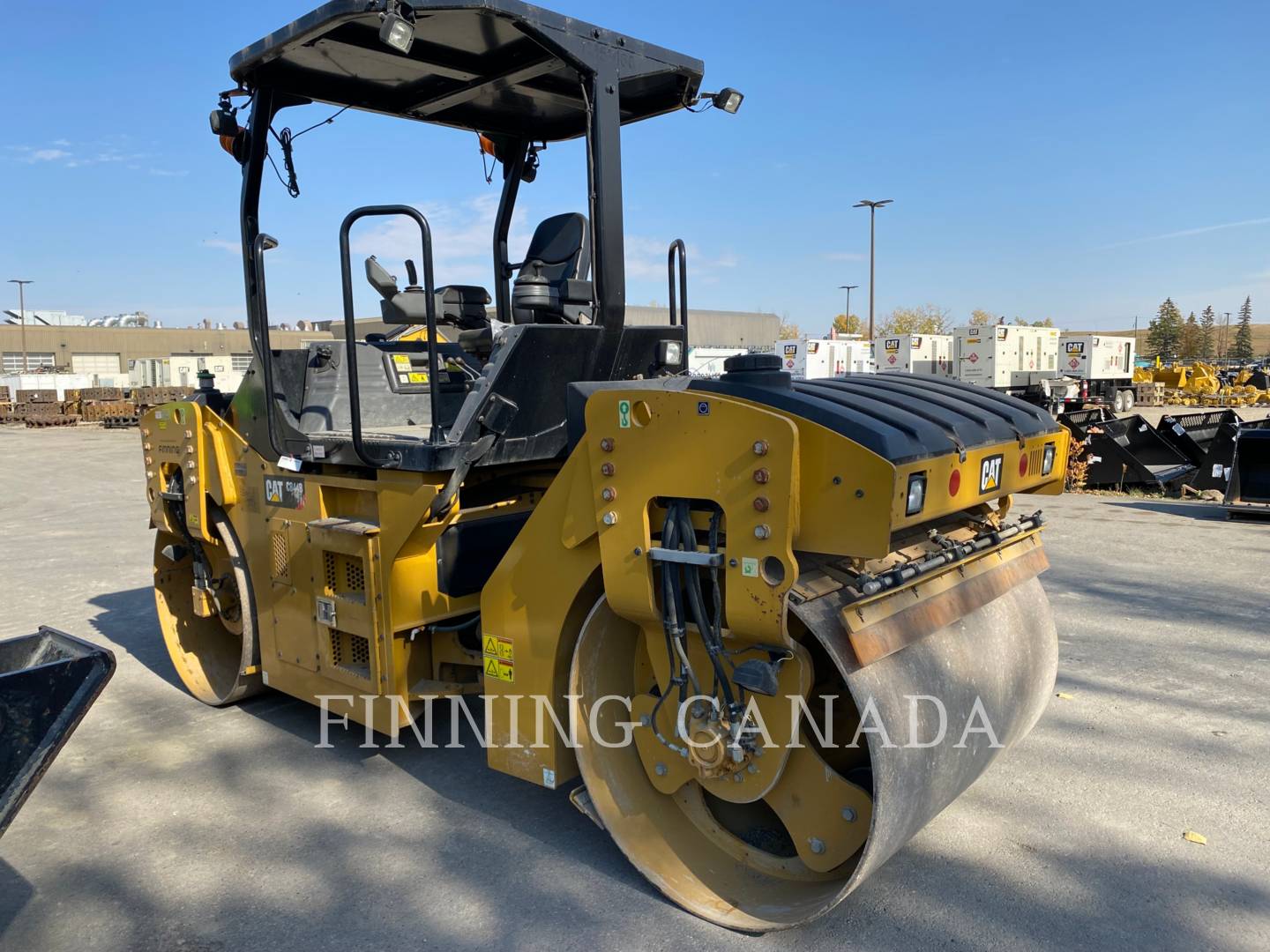 2016 Caterpillar CB-44B Compactor