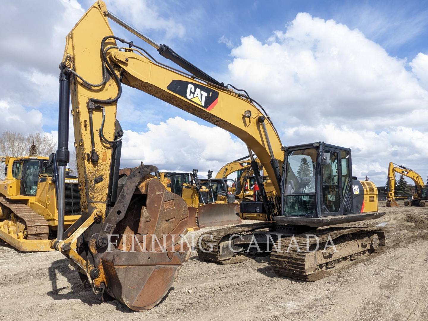 2013 Caterpillar 320D Excavator