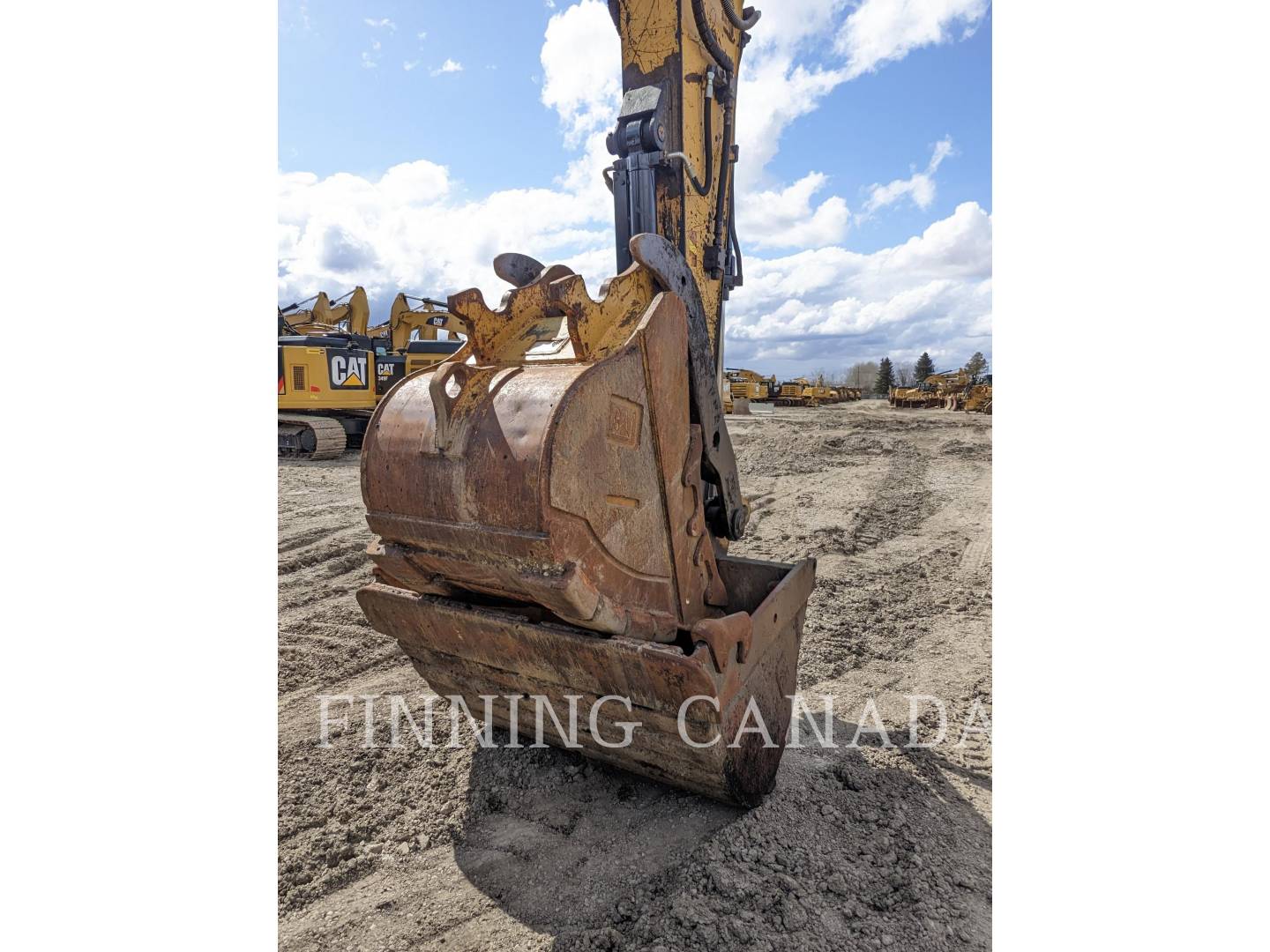 2013 Caterpillar 320D Excavator