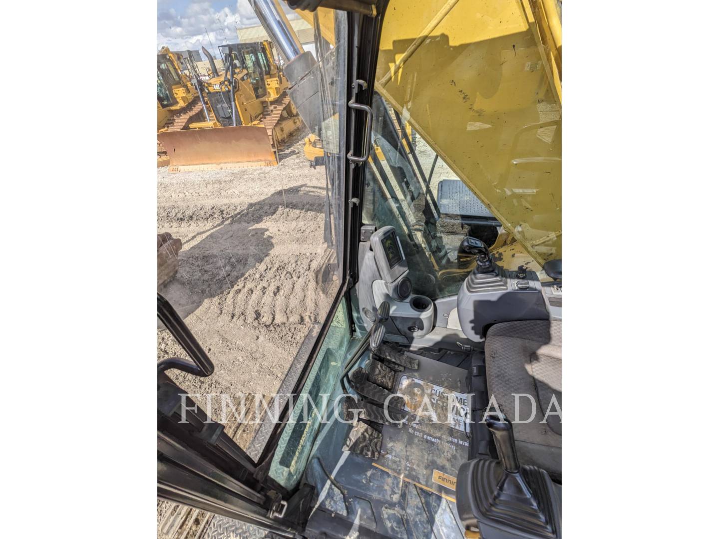 2013 Caterpillar 320D Excavator