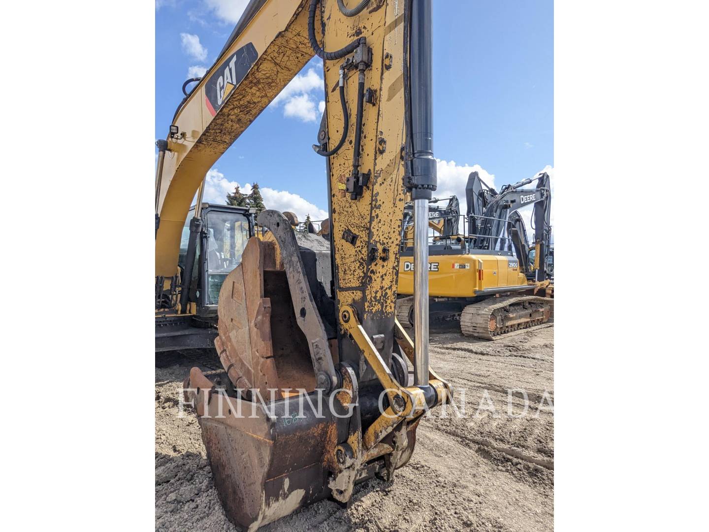 2013 Caterpillar 320D Excavator