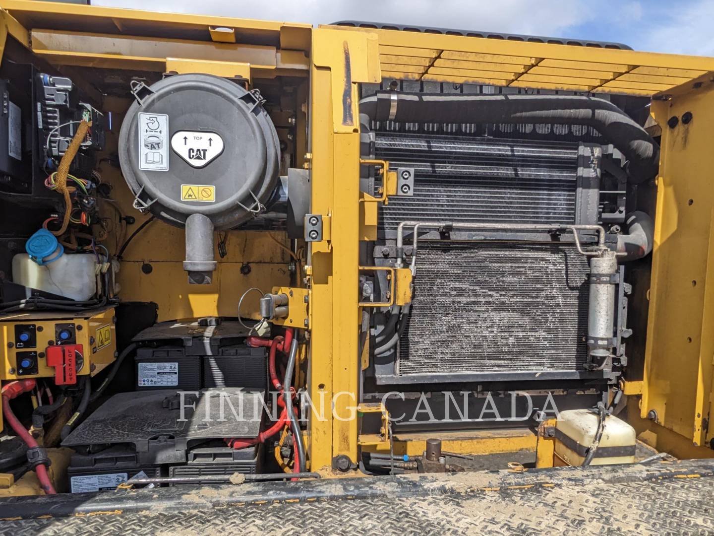 2013 Caterpillar 320D Excavator