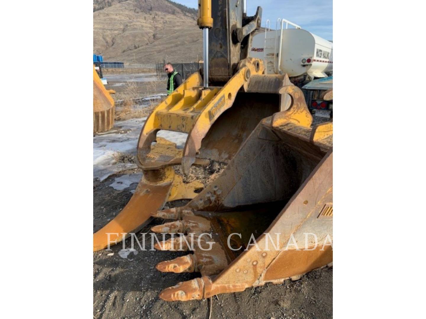 2018 John Deere 345G LC Excavator