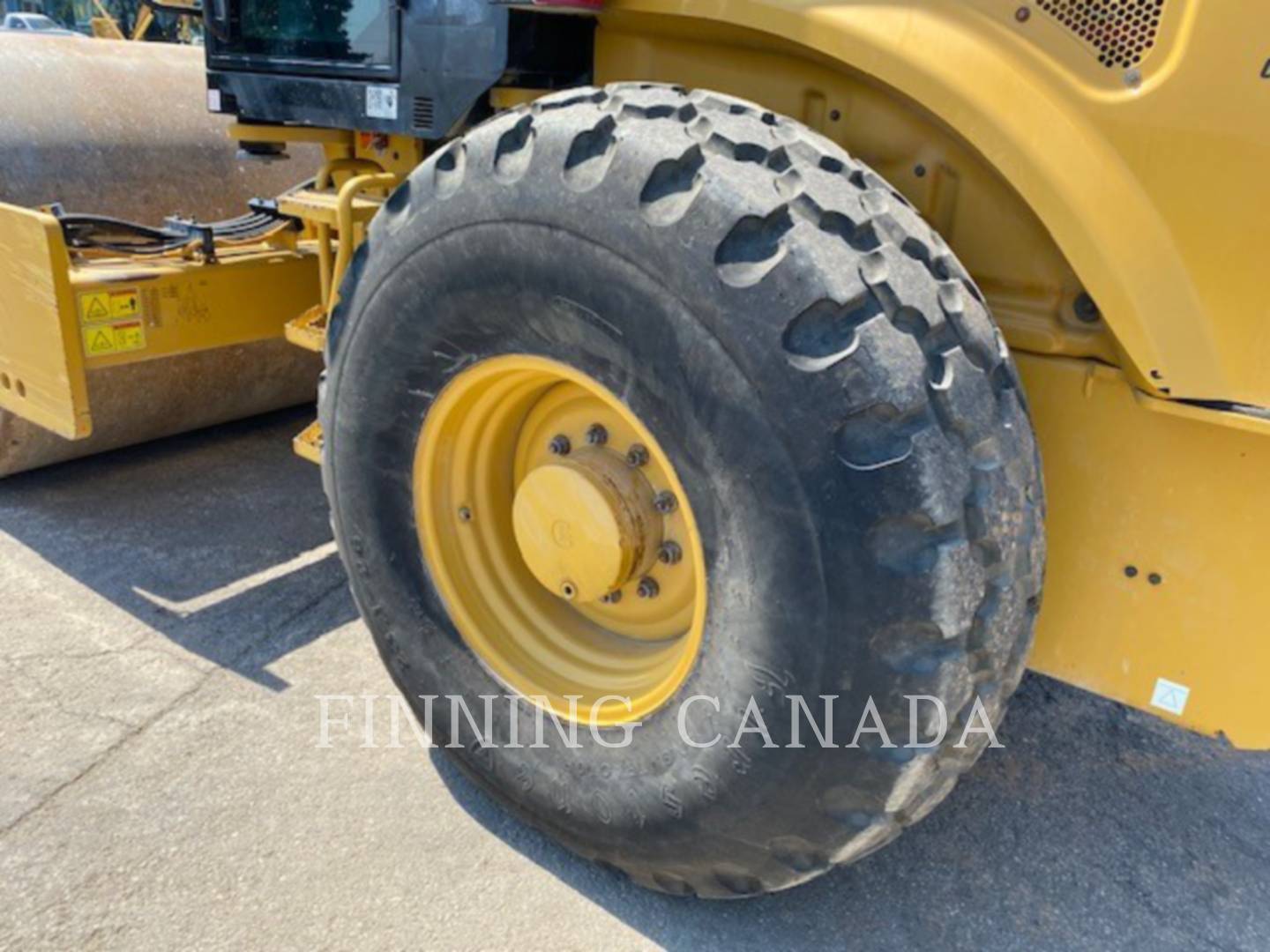 2020 Caterpillar CS56B Compactor