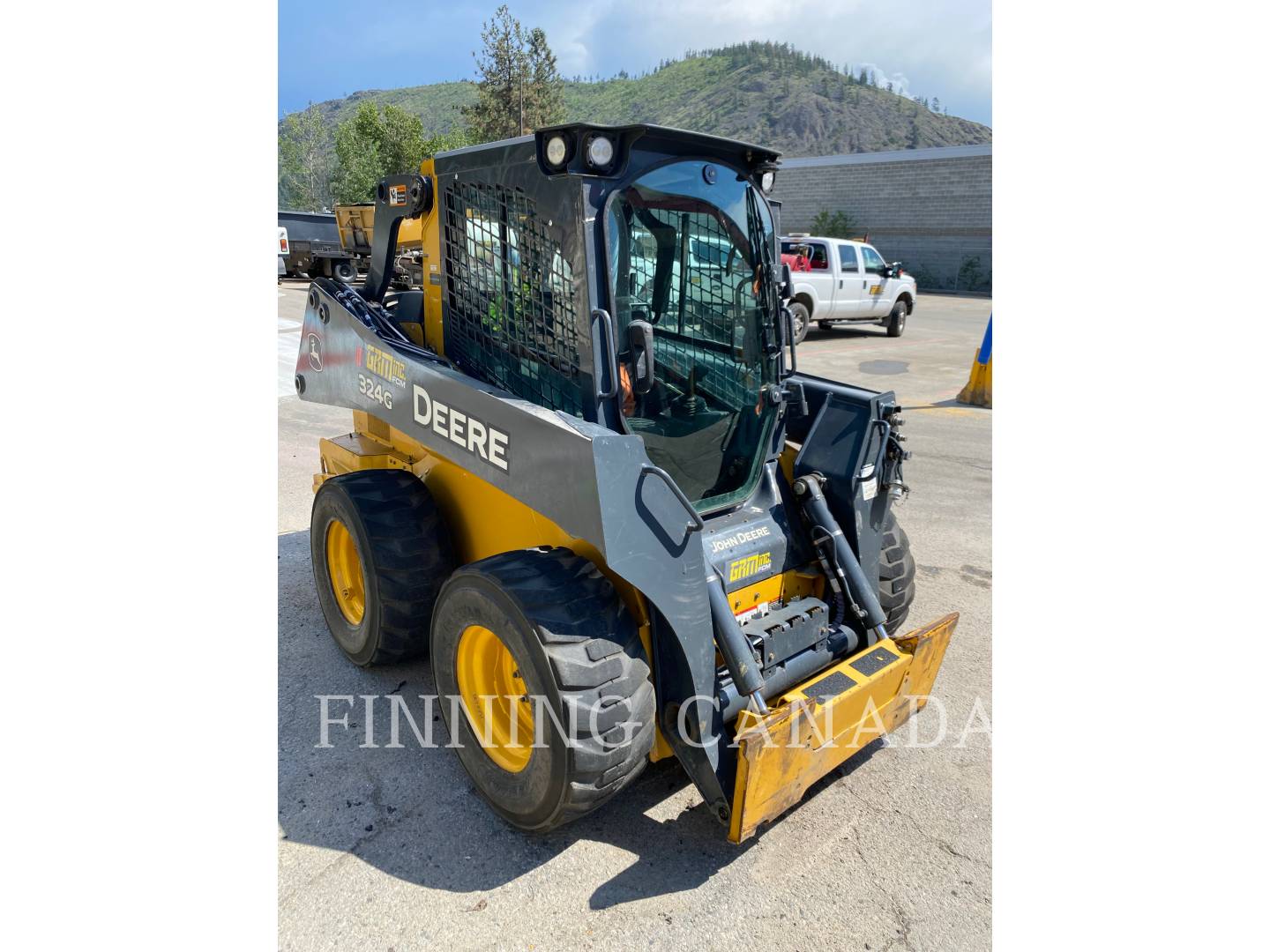 2019 John Deere 324G Skid Steer Loader