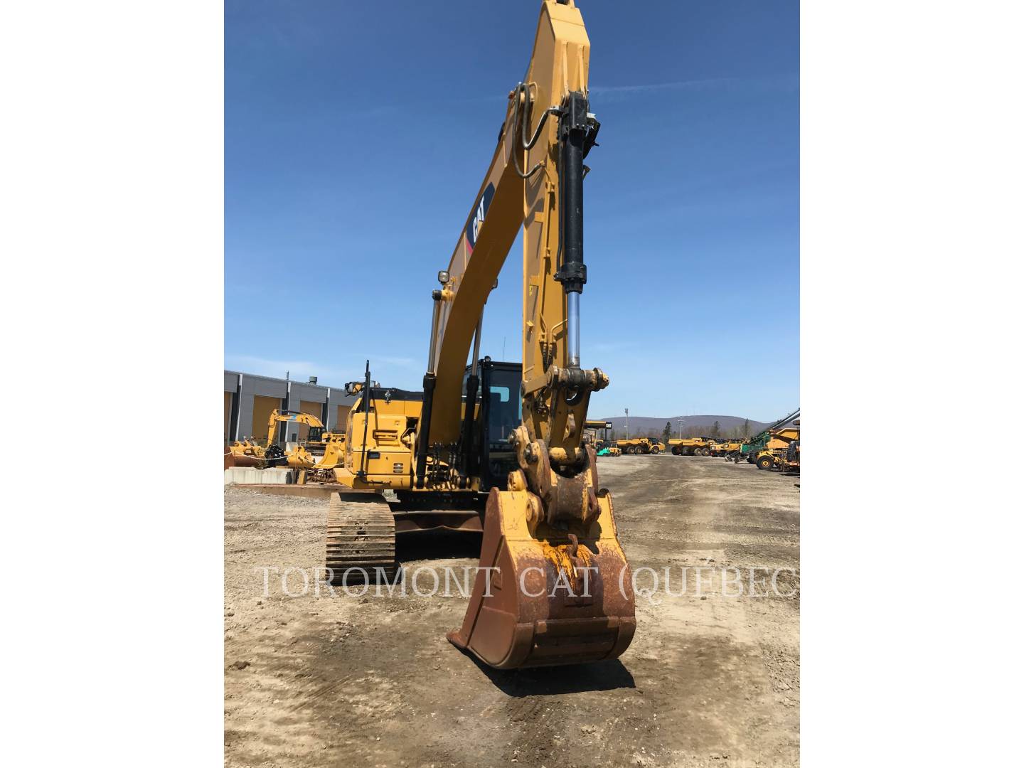 2015 Caterpillar 323FL Excavator