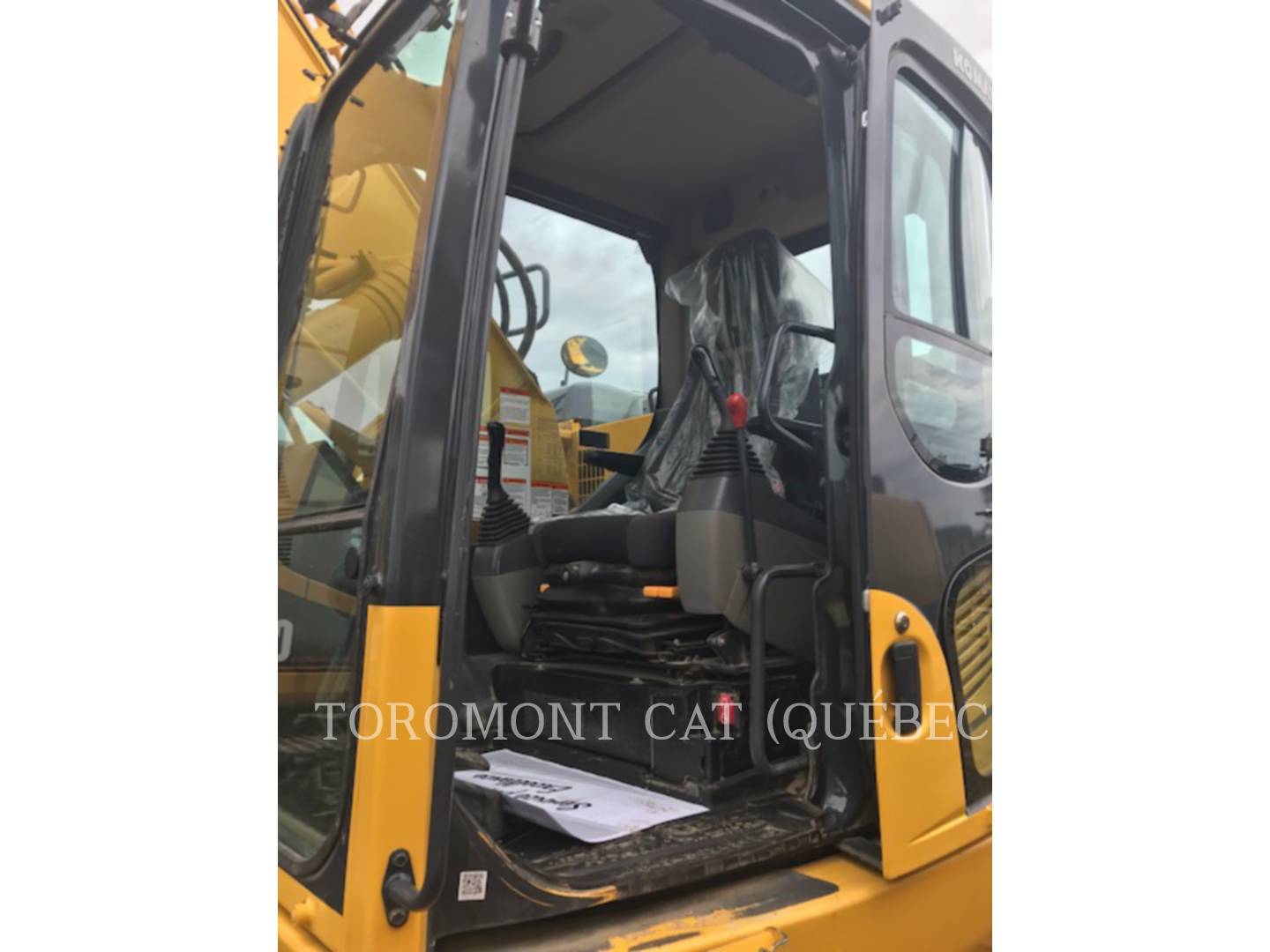 2017 Komatsu PC228USLC10 Excavator