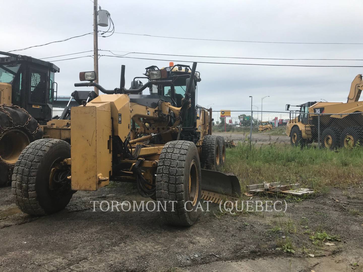 2009 Caterpillar 140MAWD Grader - Road