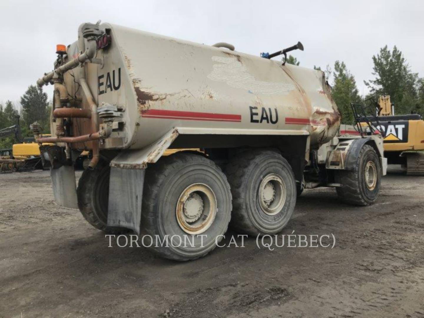 1993 Caterpillar D350D Water Truck