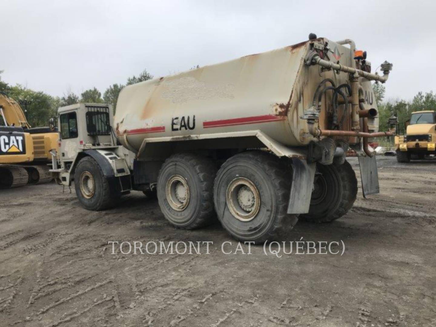 1993 Caterpillar D350D Water Truck