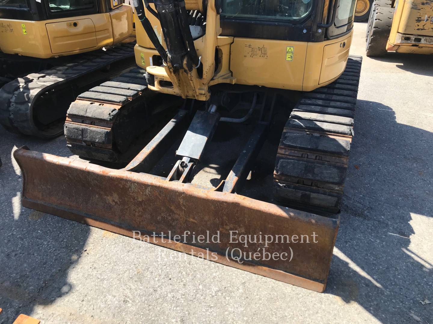 2013 Caterpillar 305.5E CR Excavator for sale in MONTREAL, QC | IronSearch