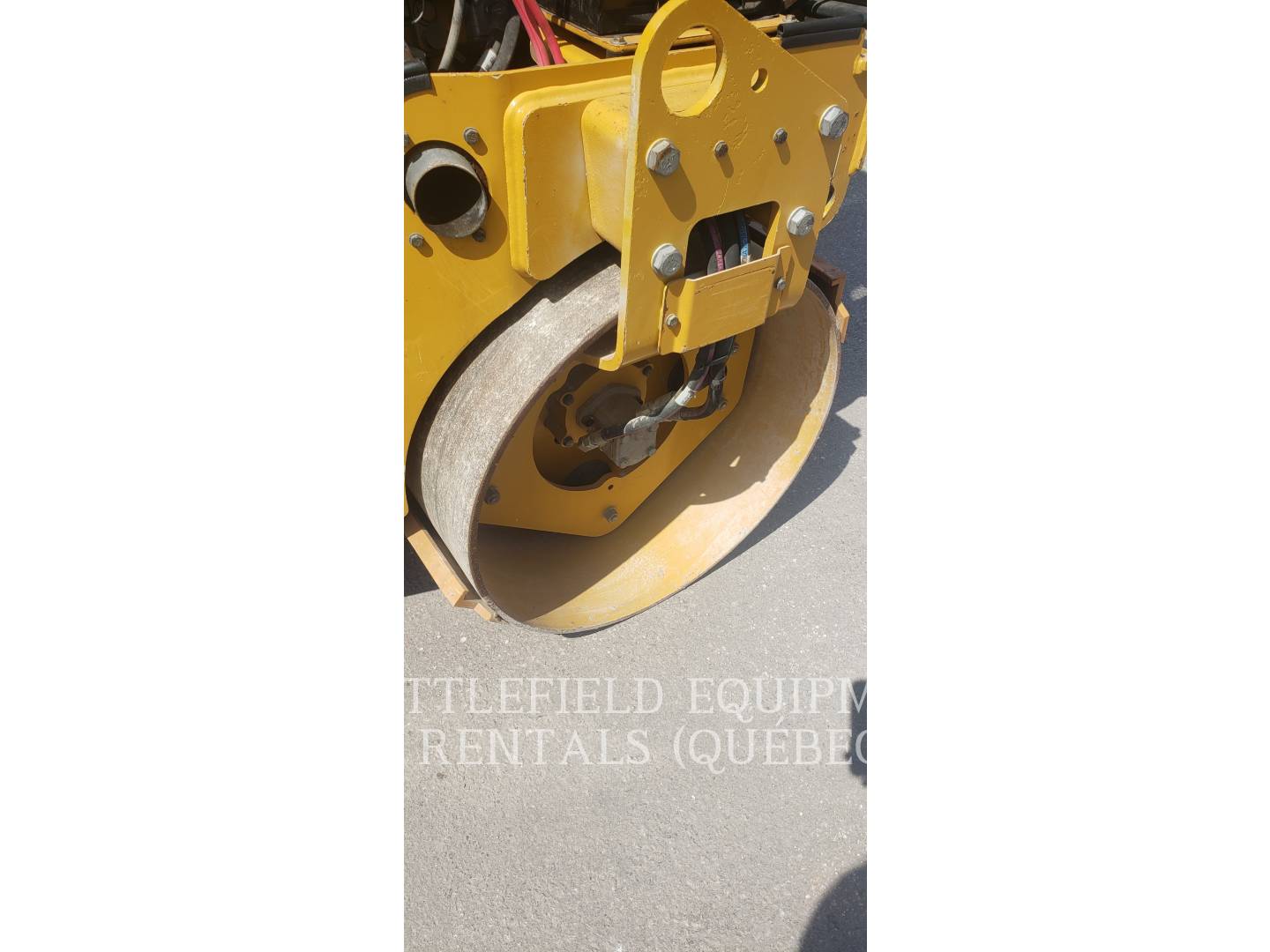 2017 Caterpillar CB24B Vibratory Single