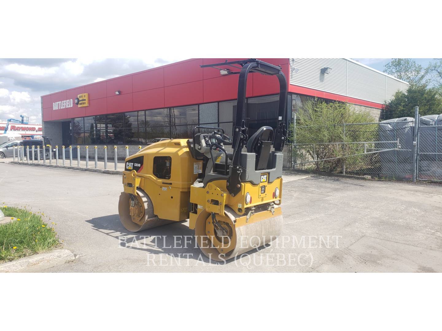 2017 Caterpillar CB24B Vibratory Single