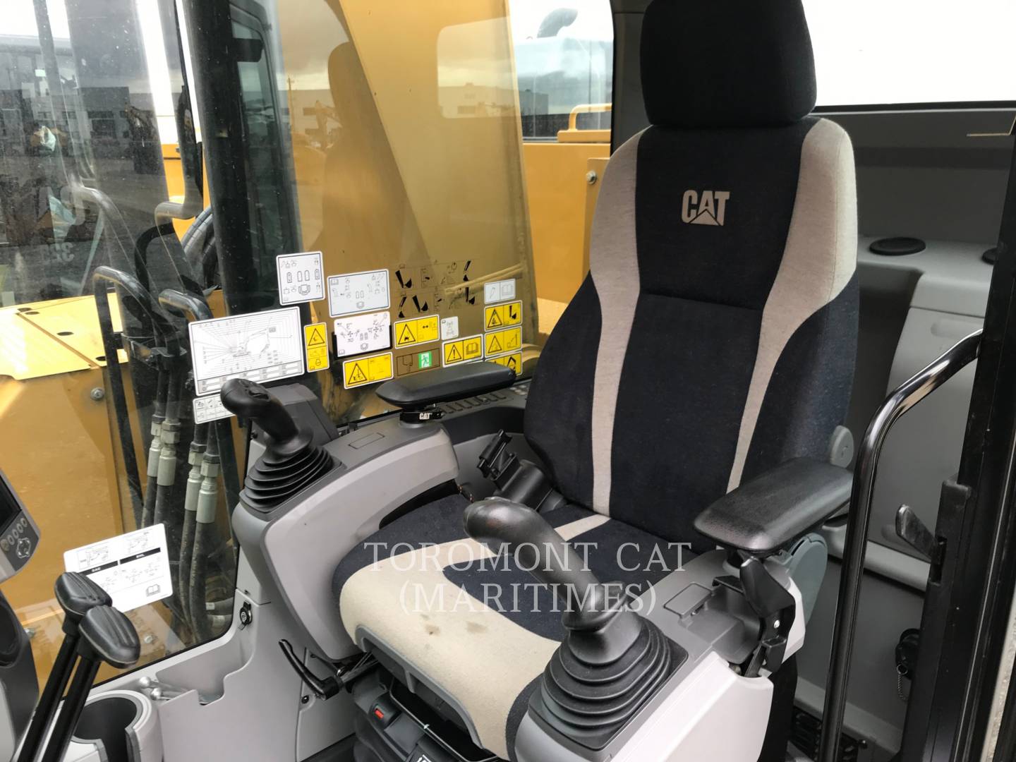 2019 Caterpillar 325FLCR Excavator